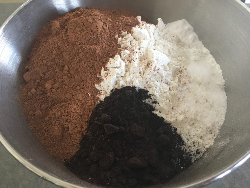 moist chocolate cake recipe ingredients