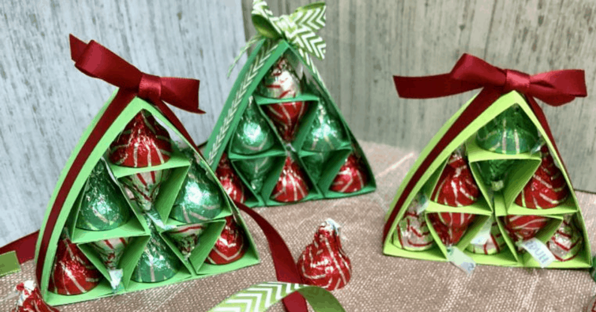 Hershey Kisses Christmas Tree Tutorial graphic