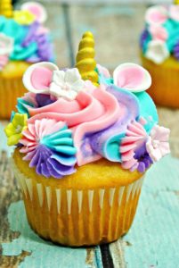 unicorn-cupcakes-rainbow