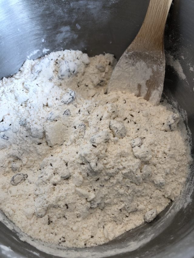 irish soda bread dry ingredients caraway seeds