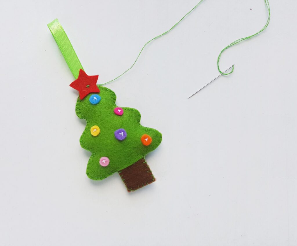 diy felt ornament tree