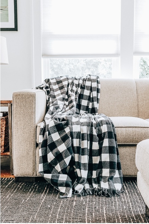 diy fringe blanket gift